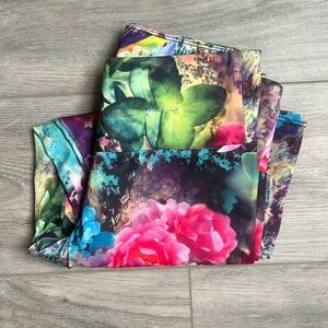 Onzie Floral Cropped Legging Size XS